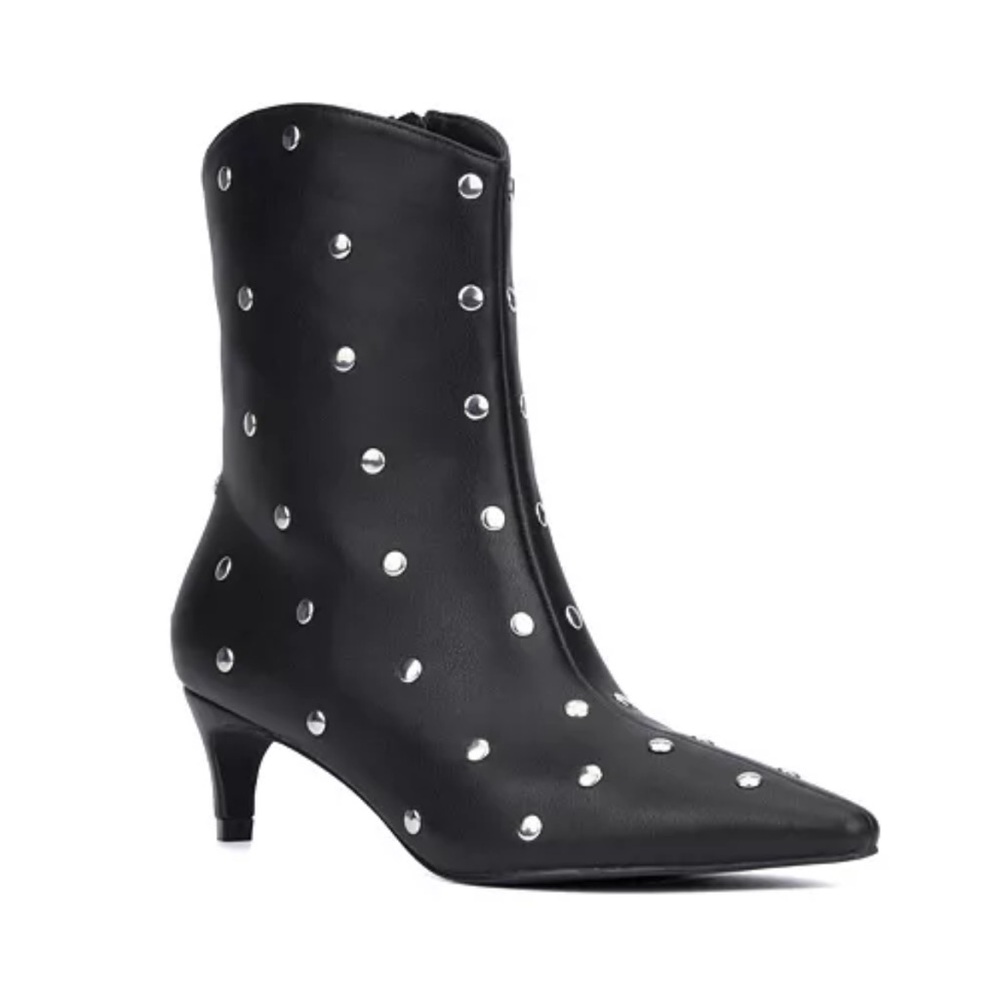 90s Style - Kitten Heel Studded Booties - Black Vegan Leather - Western - Size 6